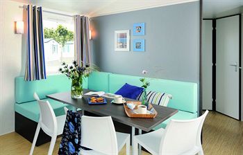 Best Holiday Hotel Grimaud Bagian luar foto